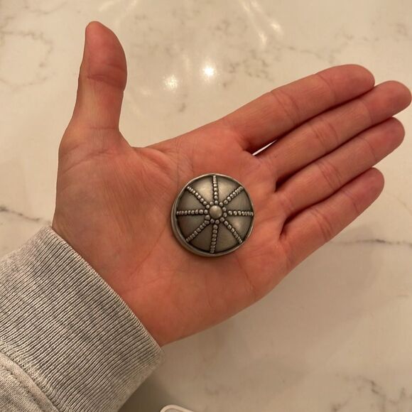 6 Silver Knobs with Backing - Picture 5 of 6